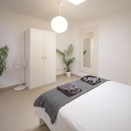 Excellent 4 Bedrooms Mestana Modern Interiors * Playa Blanca (Lanzarote)