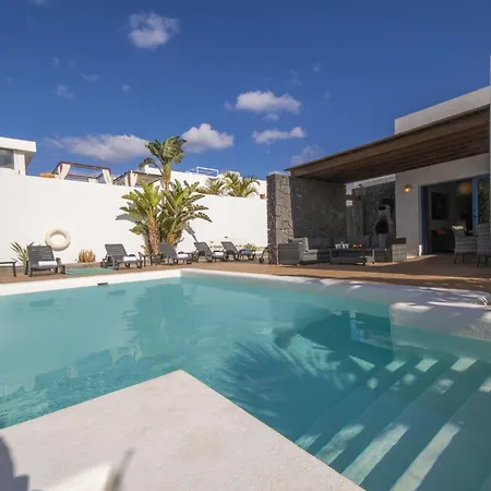Willa Excellent 4 Bedrooms Mestana Modern Interiors *
