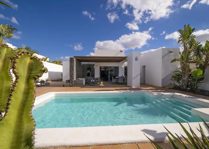 Excellent 4 Bedrooms Mestana Modern Interiors Villa Playa Blanca (Lanzarote)