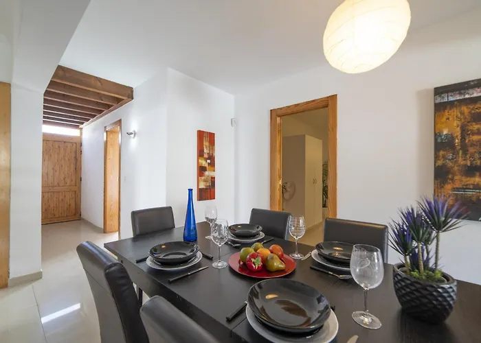 Excellent 4 Bedrooms Mestana Modern Interiors * Playa Blanca (Lanzarote)