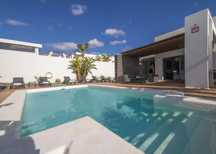 Villa Excellent 4 Bedrooms Mestana Modern Interiors *