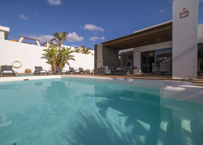Excellent 4 Bedrooms Mestana Modern Interiors * Playa Blanca (Lanzarote)