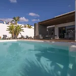 Excellent 4 Bedrooms Mestana Modern Interiors * بلايا بلانكا